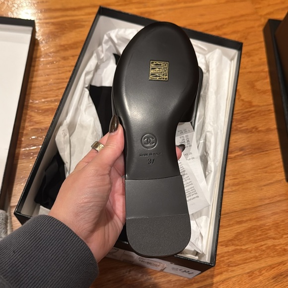 CHANEL Black leather pearl sandals mules 7 new box - Picture 10 of 10